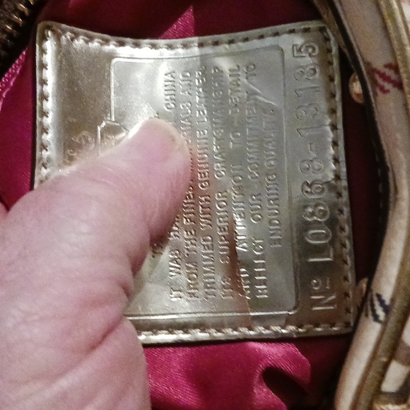 Small satchel gold accent coach - Picture 8 of 10